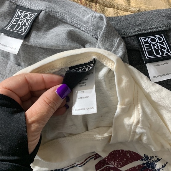 Bundle 4 short sleeve crewneck graphic t-shirts xs women’s casual lot - Picture 8 of 11